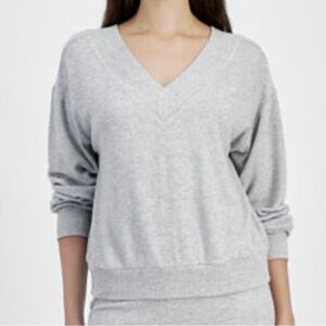 NWT Planet Heart super soft loungy long sleeved grey top size L